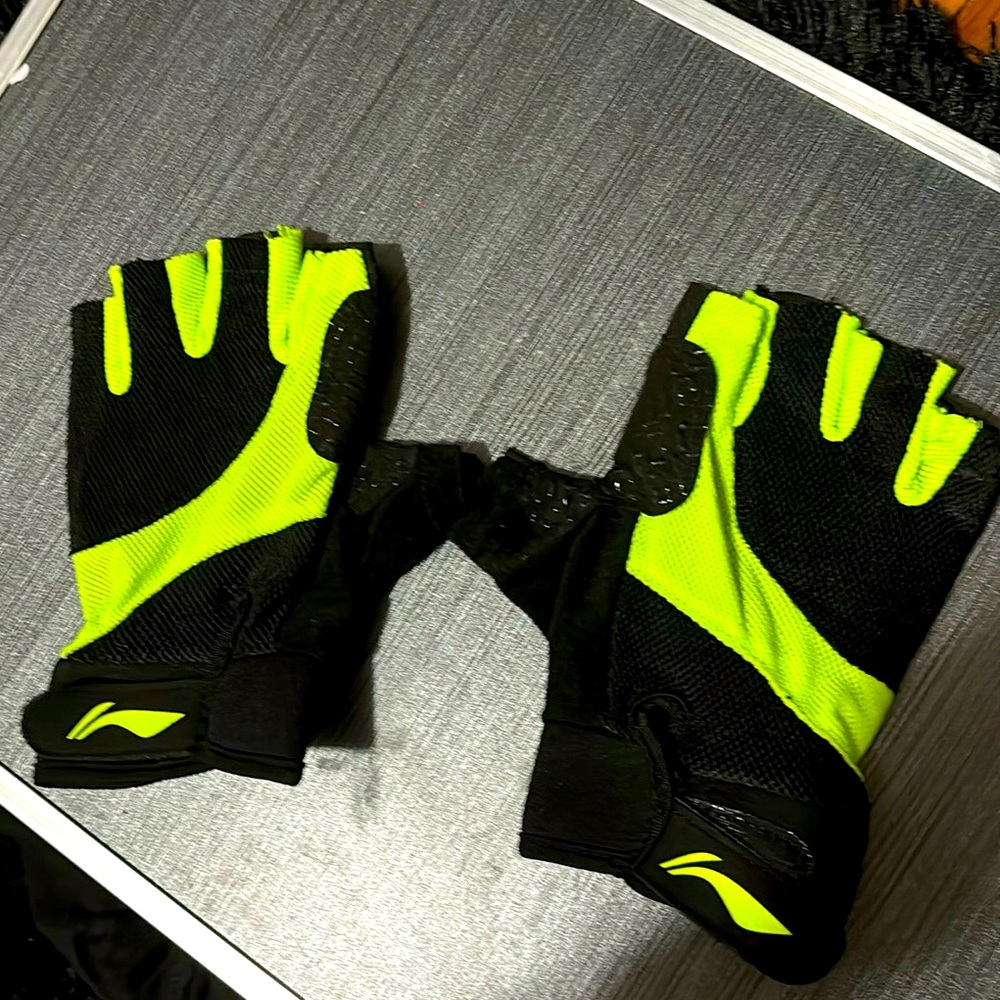 Fingerless Green Neon Sports Gloves - OS